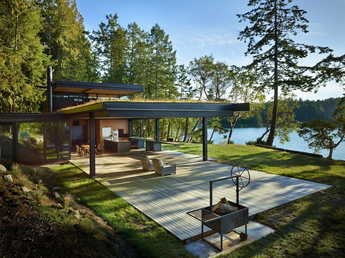 EV_WestVan's tweet photo. #WestCoastWednesday Where we bring you this ultra modern home that still blends in with it's rustic surroundings. #architecture https://t.co/DwuT71h2Qg