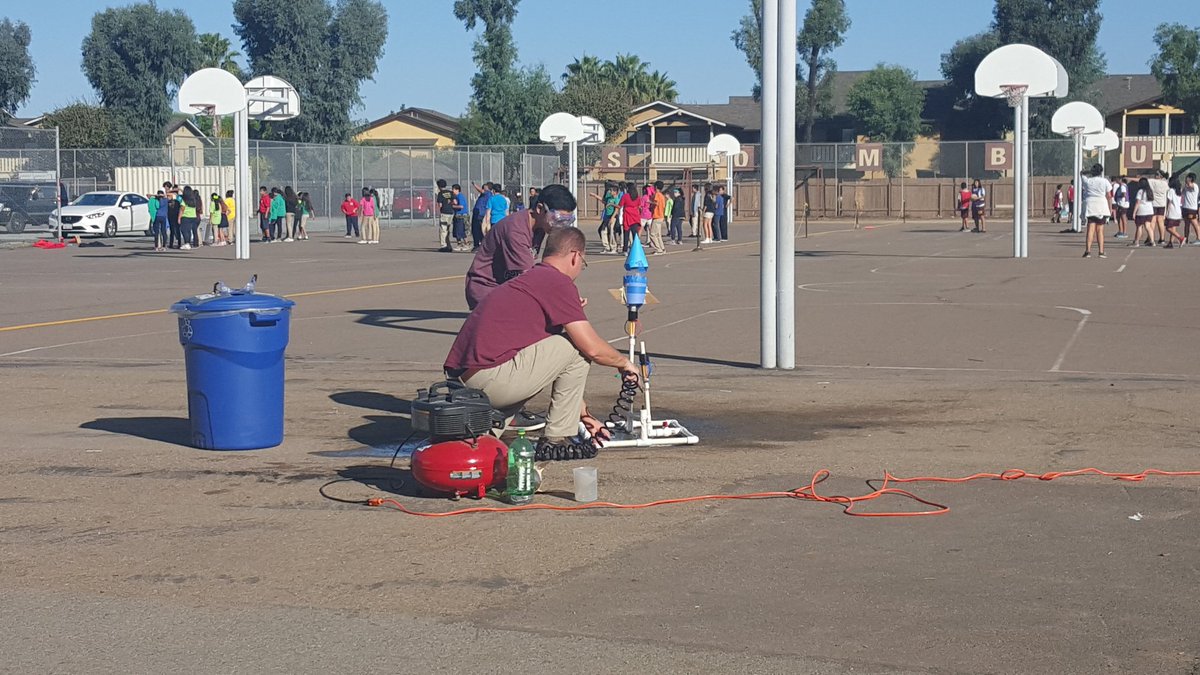 SciBarron's tweet photo. @SOMBuccaneers launching 2L bottle rockets today in #Science #STEMSweet #SUHSD #STEAM #projectbasedlearning https://t.co/yXEkR2f5mc