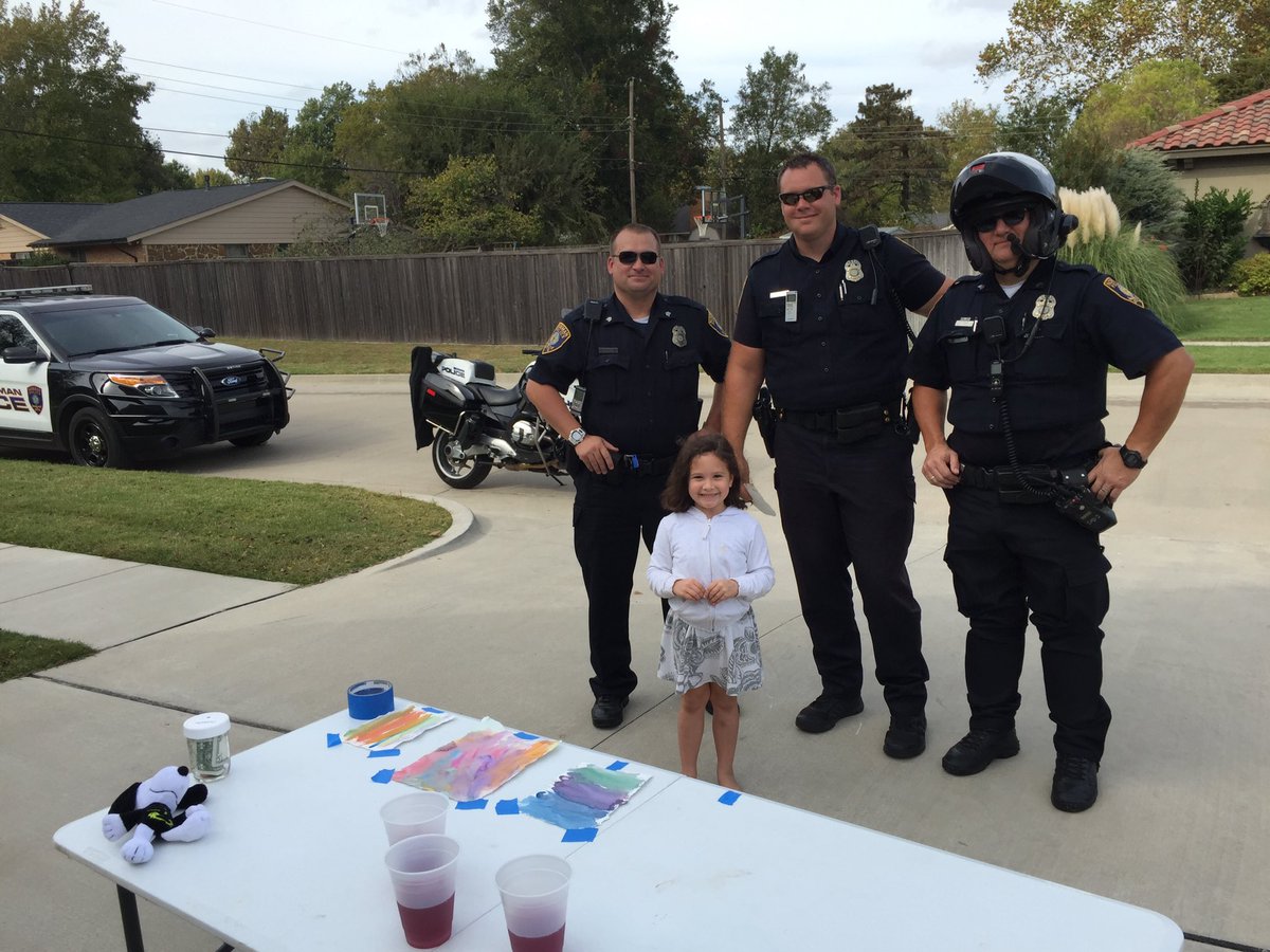 Thanks <a href="/normanokpd/">Norman Police</a> for stopping by my daughter's art stand today!