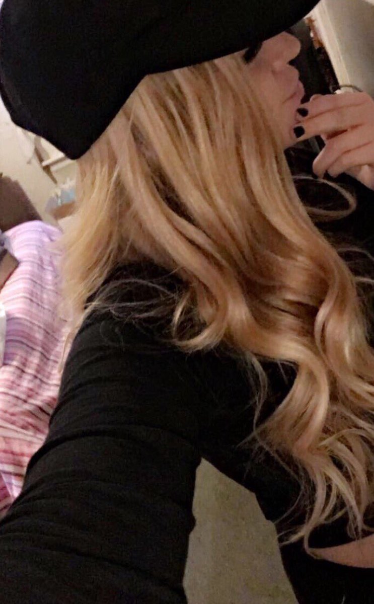 brittanytravers's tweet image. When you realize all you wear is black, even your nails ☠ #whatiscolor