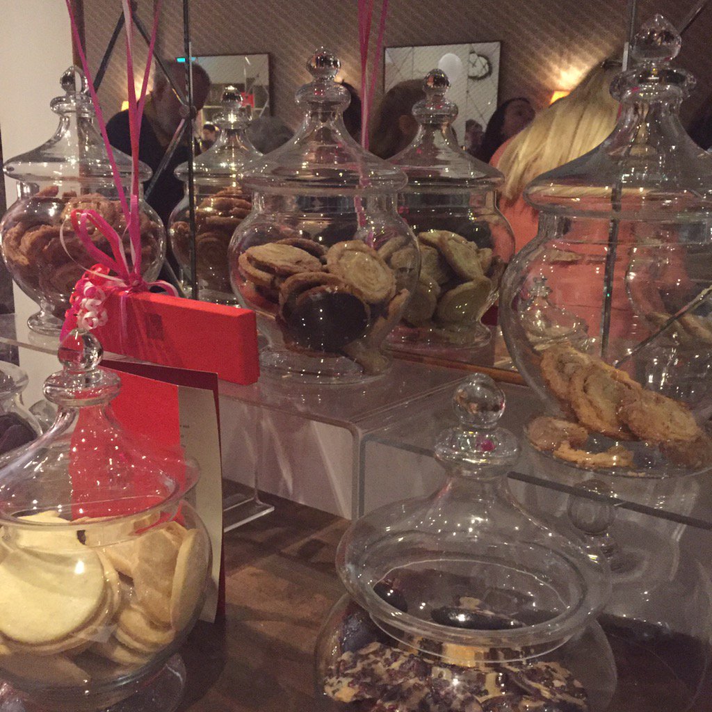 Fabulous launch party this evening at <a href="/RChocolateLDN/">R Chocolate London</a> thanks for having us! #champagne #chocolate #desserts