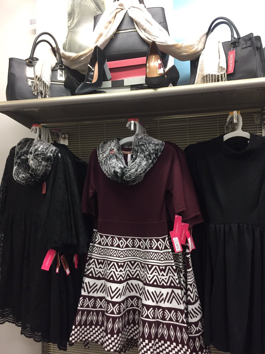 Who needs mannequins when you have a merchandising BEAST on your team?! ❤️#622 #FashionFall <a href="/LMSheridan3/">Laura Sheridan</a> @jdingeldiu