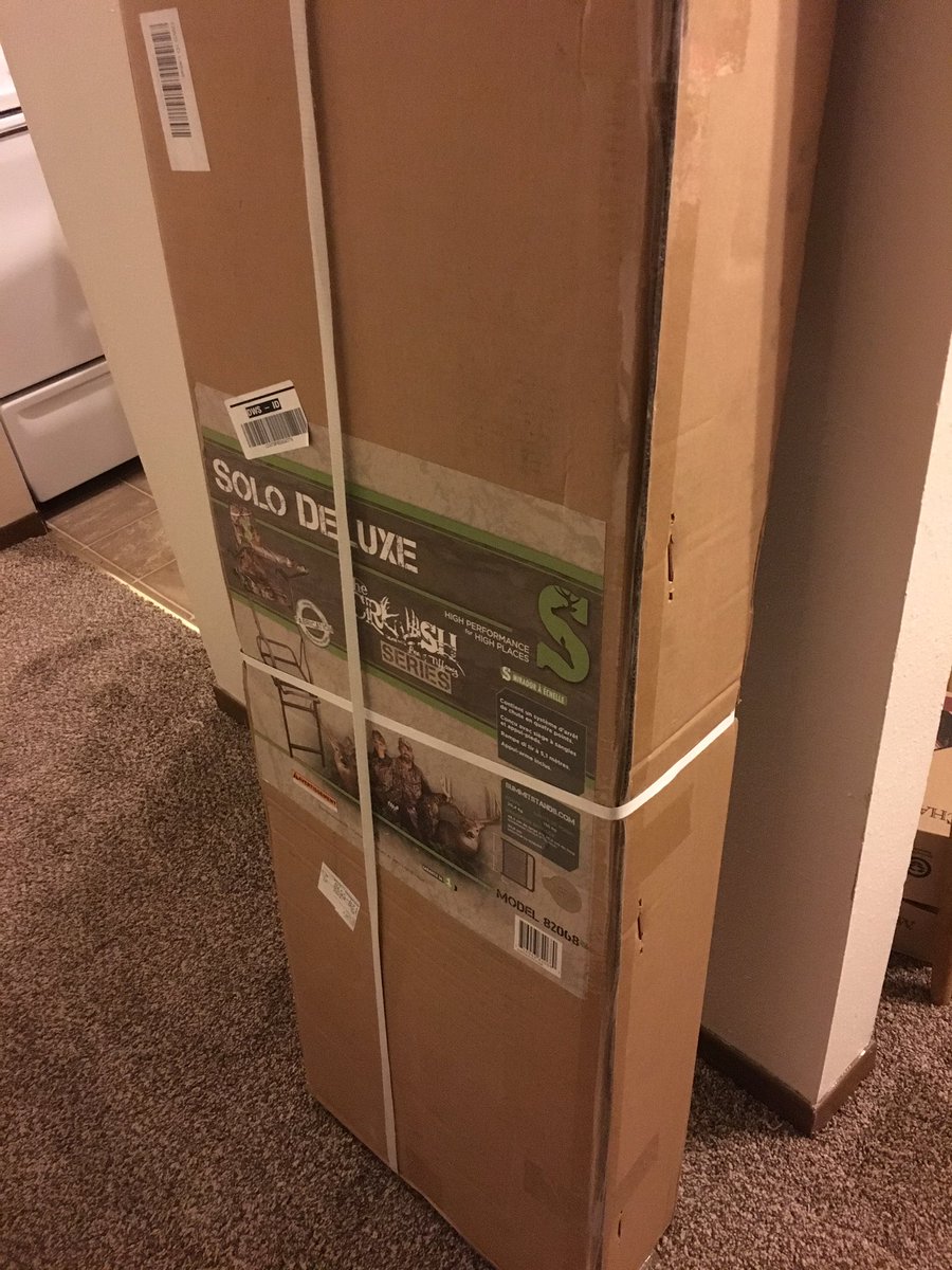 PleakJason's tweet photo. Got my @SummitTreestand via UPS today! @Cabelas thanks for the quick shipping! #rutready #northernmichigan #onetagleft #teamhoyt https://t.co/gh0TJDsrrT