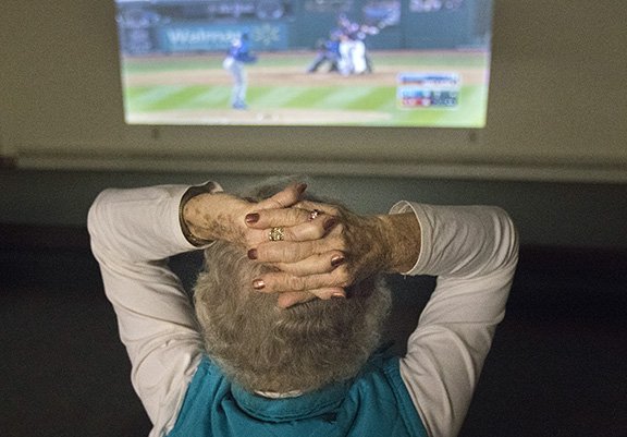 mattapgar's tweet photo. Retirees at Oak Crest in #DeKalb hope for their first chance to call the @Cubs World Champions.  Photos: https://t.co/22S5XF0MdA https://t.co/kuIUDwZ4UM