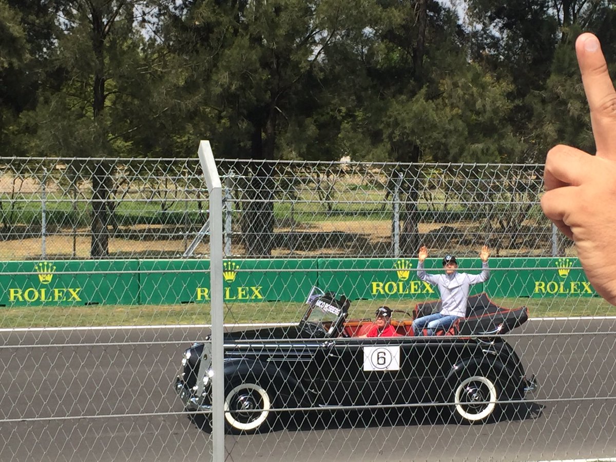Mayren_L's tweet photo. @nico_rosberg #MexicoGP2016 😘😘 https://t.co/EONyXsiv9A