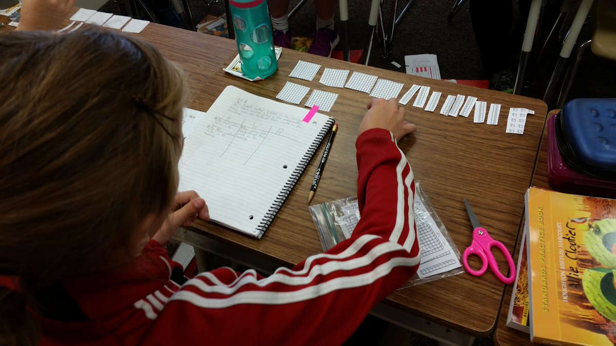 lbhooktech's tweet photo. Ss working hard with decimals and base ten #mathliveshere @HCPSSElemMath https://t.co/Z9csdXZ42X