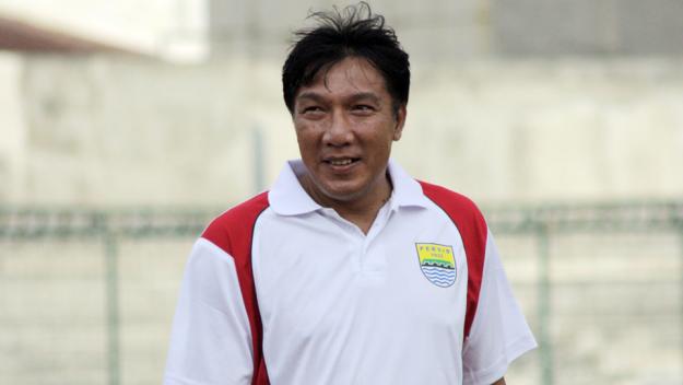 Robby Darwis: Lawan Persija cuma gengsi bkn rival, bahkan Persija dulu tidak ada apa-apanya, suporterpun tidak punya bit.ly/2fjp1SG