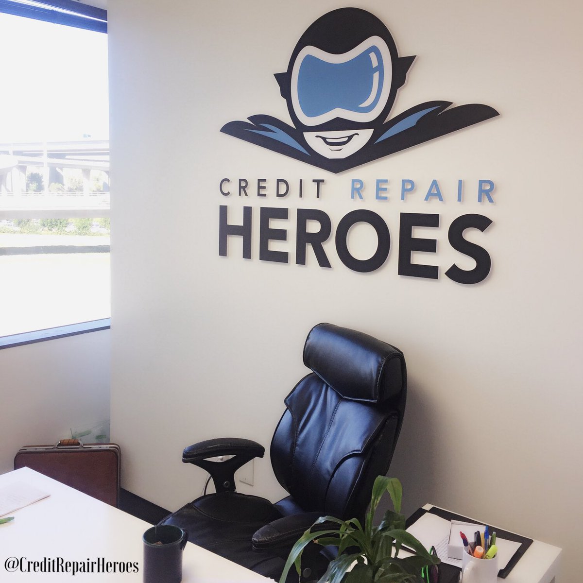 CreditRepairHro's tweet photo. This logo just took the new office to a new level! #CreditRepair #HowTo #WeFixCredit #FixBadCredit #WeGood #BadCredit #CreditCard https://t.co/rD8b908YiN