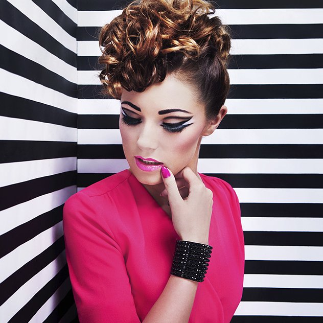 Lolliglow's tweet photo. La casa Oscar de la Renta nos dio luz verde para lucir este look https://t.co/AAPUFgvVbu #razortrend #tendencias #maquillaje https://t.co/1eZM0aLW8Y