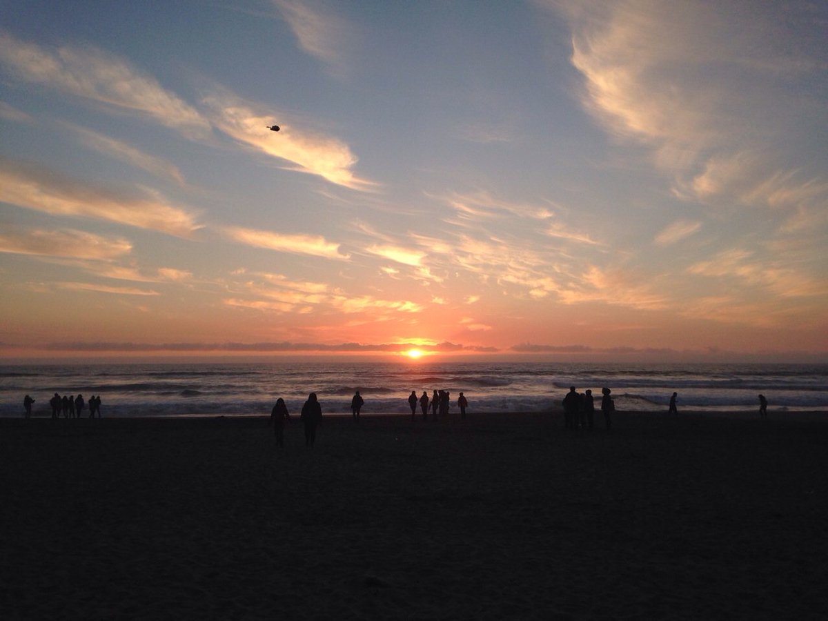 carota1405's tweet photo. Maintencillo una de las playas mas visitada por sufista en  la que se pueden disfrutar de su gastronomia, y su clima tan agradable #Sunset https://t.co/1xYDa2klsf