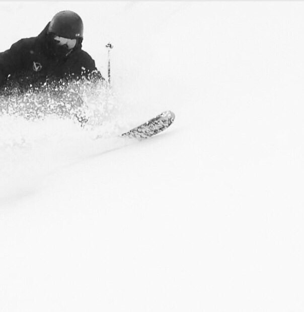 TormeyL's tweet photo. Powder day gotta be at least chest deep or doesn't count #Snowchat https://t.co/I4iPa3Xb0x