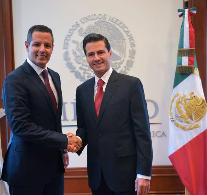 Integracion_16's tweet photo. Encuentro del Presidente @EPN y el gobernador electo de Oaxaca @alejandromurat 
https://t.co/gsTXXjwEhR https://t.co/WxxvQRNXvp