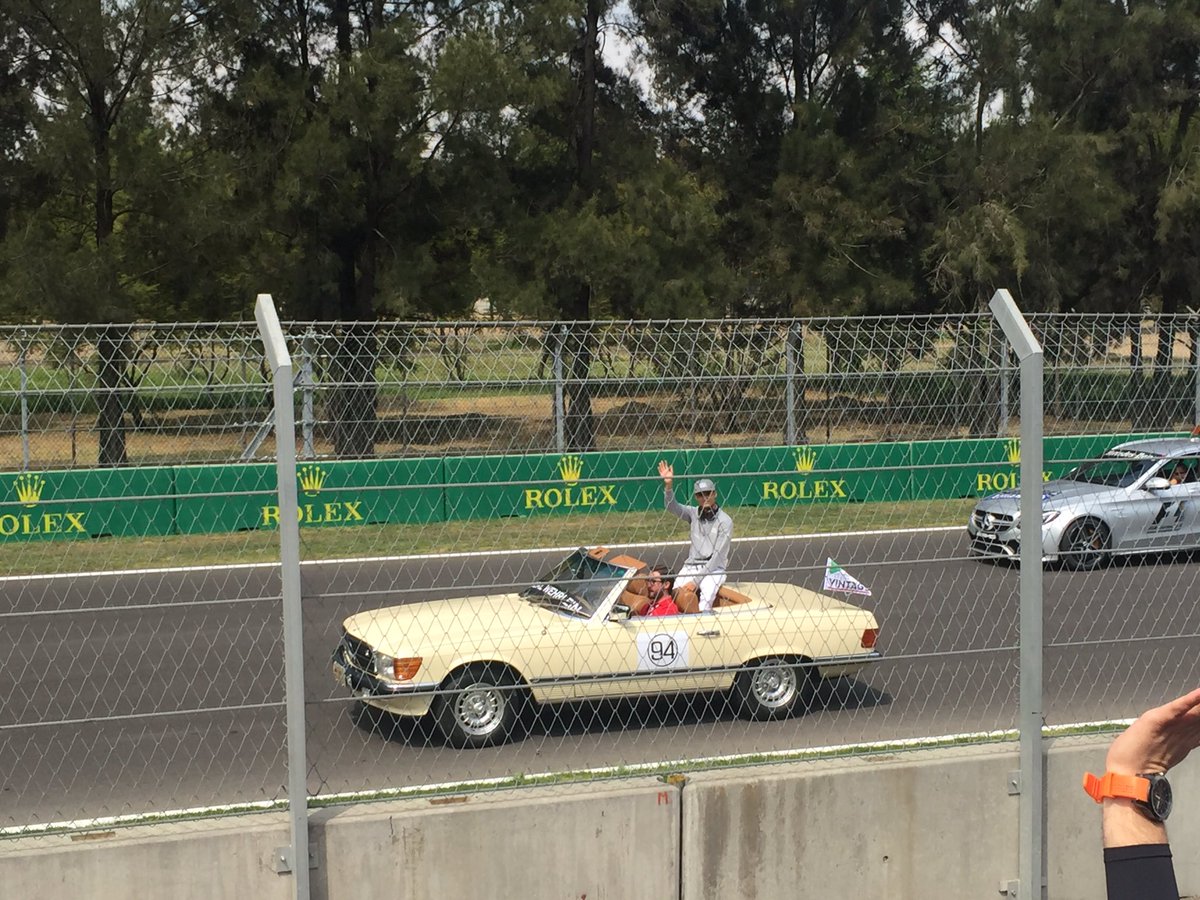 Mayren_L's tweet photo. @PWehrlein @OconEsteban #MexicoGP2016 https://t.co/8sDltOE76S