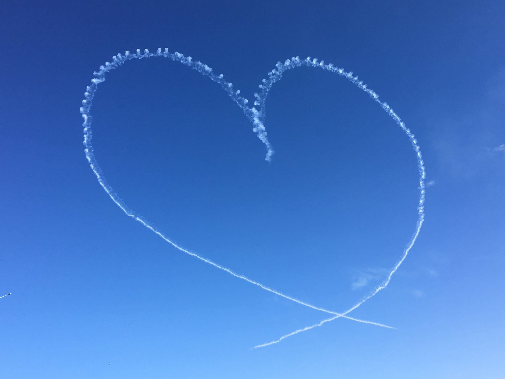 やよかな ブルーインパルスすごすぎ 入間基地航空祭 T Co Hg8ba6yv9a Twitter