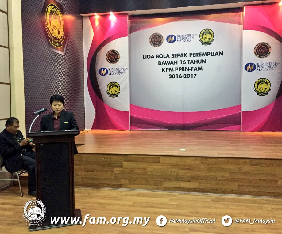 FAM_Malaysia's tweet photo. Ucapan perasmian Majlis Penyerahan Jersi sempena Kejohanan Liga Bolasepak Perempuan B-16 KPM/PPBN/FAM oleh Dato' Norhuda Ahmad, pagi ini https://t.co/uXa34WfT7i
