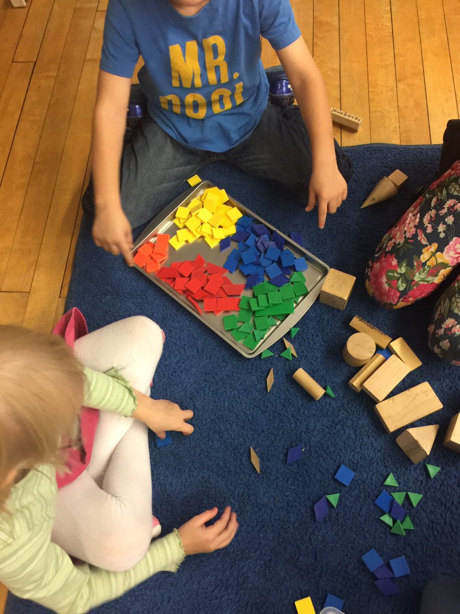 chanchankindie's tweet image. @McHughPS grade 1A are sorting together. #sortingshapes #sortingcolours