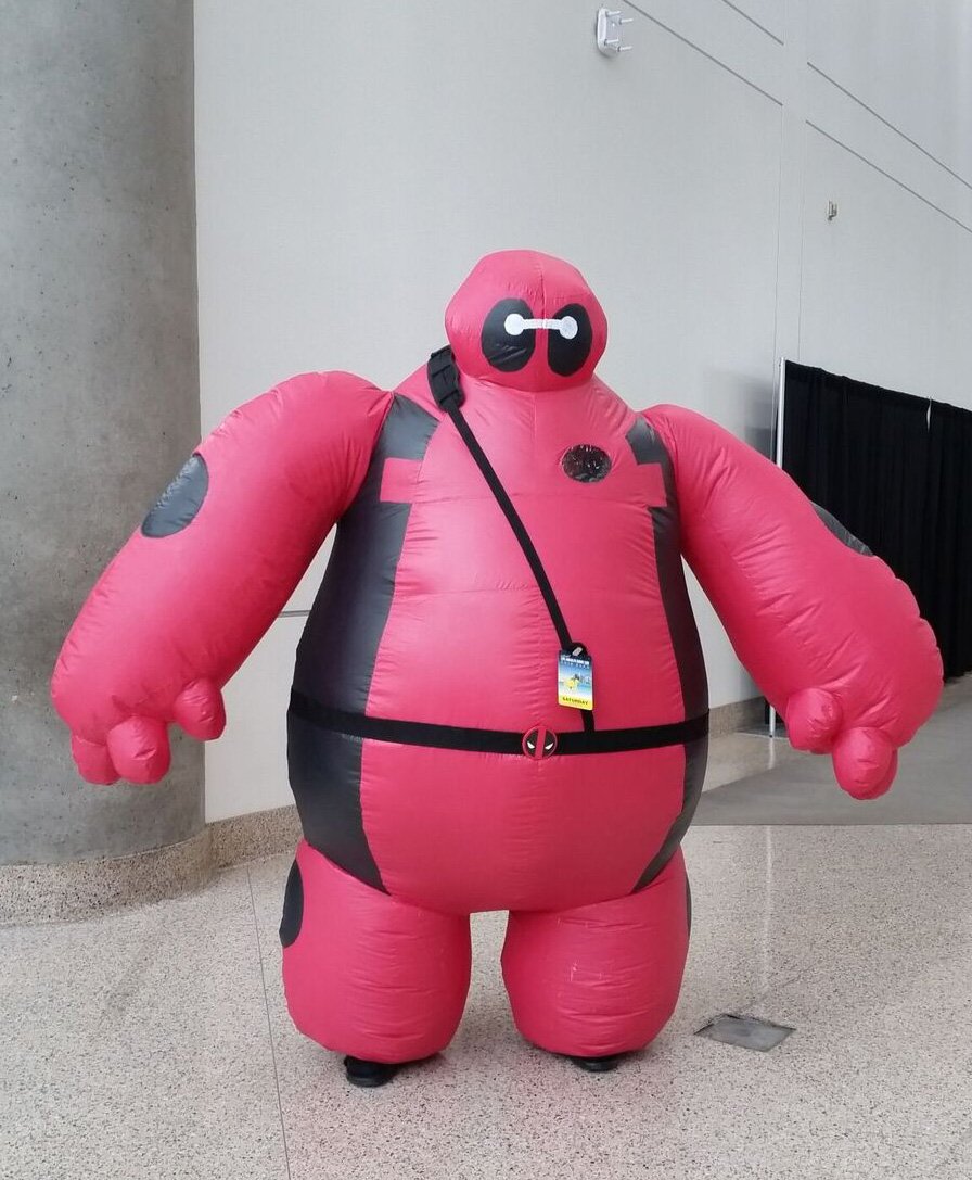 cosplayamerica's tweet photo. "I did meet many interesting congoers, but the main thing is everyone wanted a hug." - @baypool3 https://t.co/9i3L0Ex3Ee #LAComicCon16 https://t.co/x4XsELvWcd
