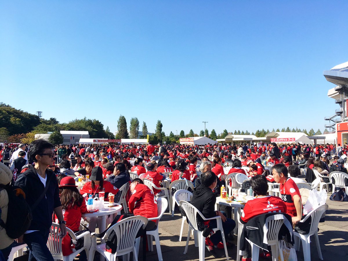 ken_1228's tweet photo. 試合前のスタジアム外、どえらい人。
こんな埼スタ見たことない。。 https://t.co/ZrpLAKjvFA