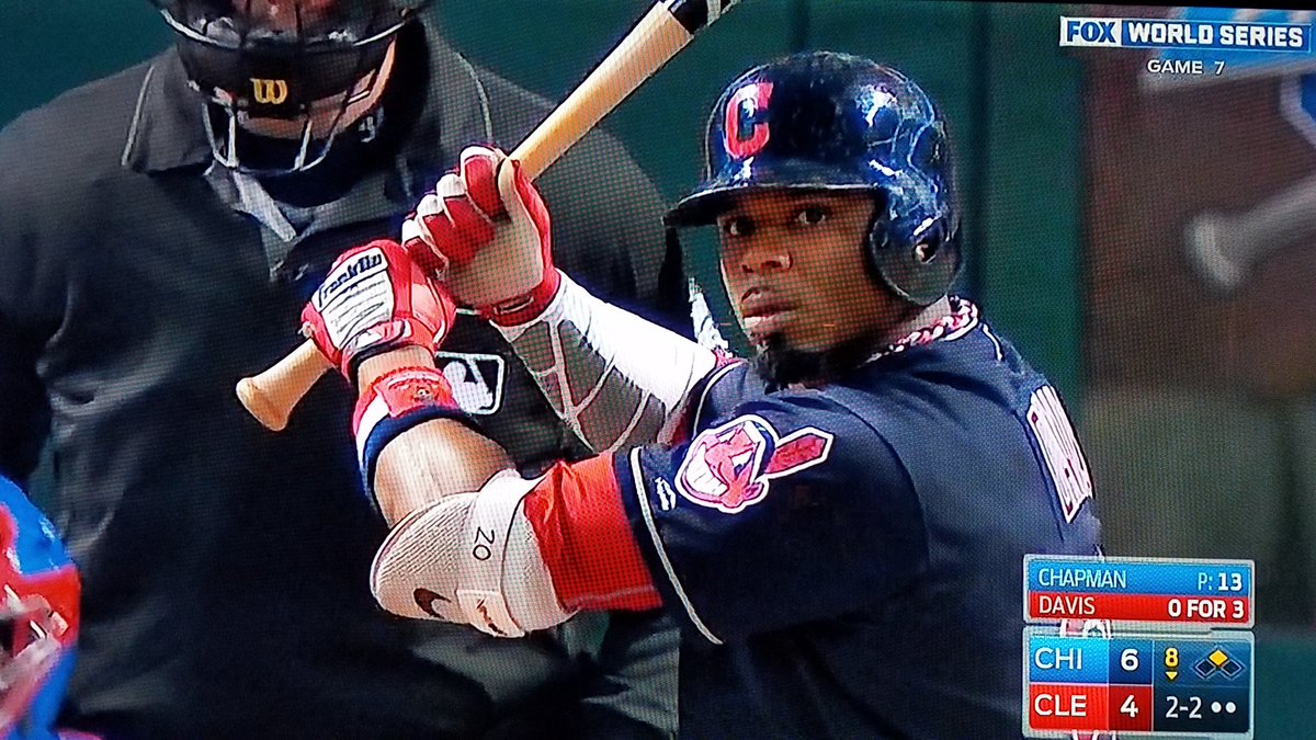 Choking up alert. This is how Joey Votto held the bat on a home run hit