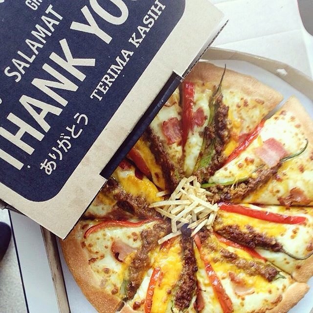 pizzahutphils's tweet photo. Head over to #PizzaHutPH and try the new Flavors of the World! Thanks for the photo, @sivkako! #PHDelivery #PHHotDeals #MakeItGreat https://t.co/plpnlotCxH