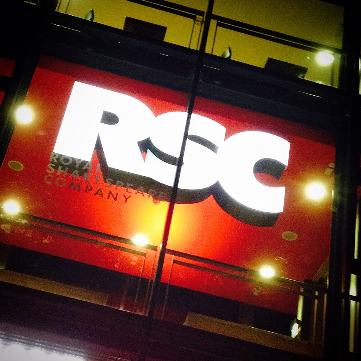 The curtain has gone up on one of our latest projects: #ThePlaystheThing – <a href="/TheRSC/">The RSC</a>. Read the verdict from the press. ow.ly/kWsN305O6Dy