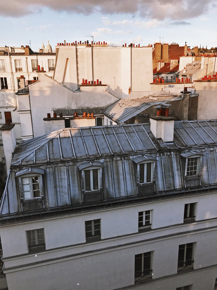 alicezielasko's tweet photo. Morning view from my balcony <3  @LesMatinsParis https://t.co/ijIIVO6reU