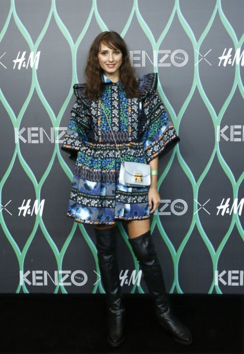 elle_es's tweet photo. #KENZOxHM llega a Madrid y ellas ya llevan la nueva colección @kenzo @hm https://t.co/dfaPNNXpGn https://t.co/yKXM0Cgf90