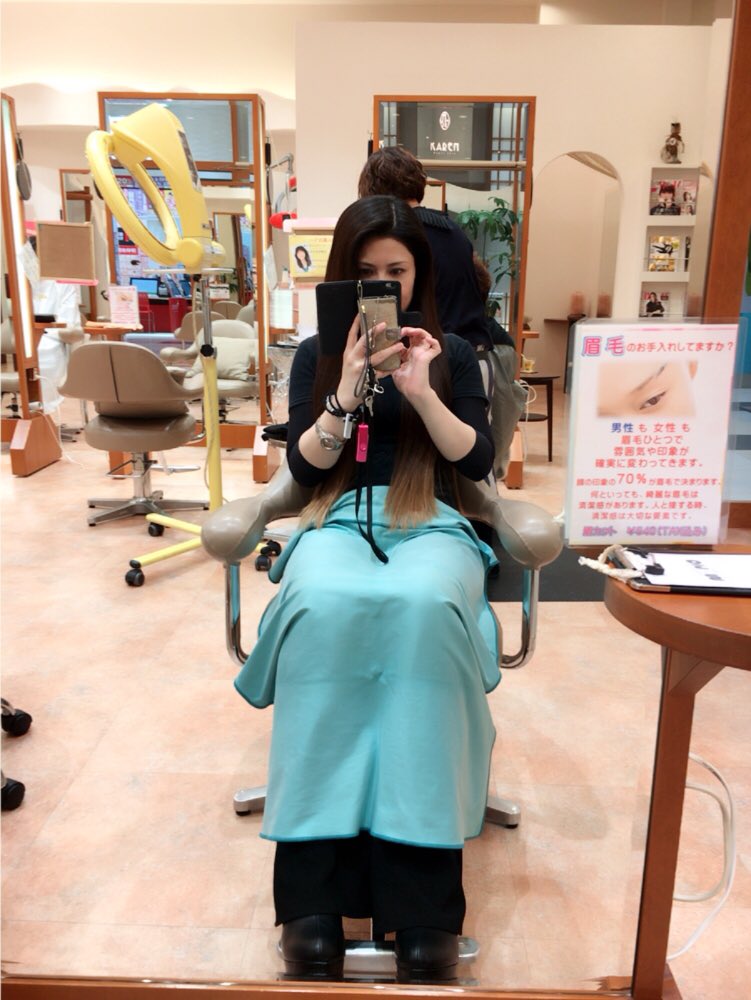 wincamel98's tweet image. 美容室なう
いつも行く真向かいの美容室です(੭*ˊ꒳​ˋ)੭♡
#morio #karen #カレン #脱毛 #イオンモール福津 #株式会社カンナ #ハイパースキン