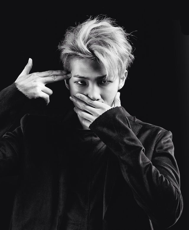 1306_AlwaysBTS's tweet photo. เวลาเปลี่ยน คนก็เปลี่ยน.. 😂 https://t.co/sGuEukm3Dp