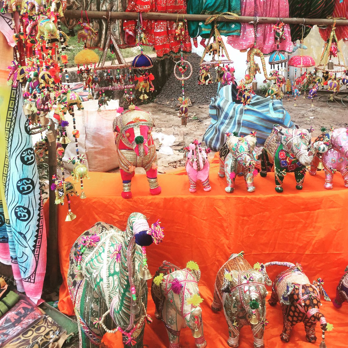 enarah's tweet photo. Colourful India #IncredibleIndia #travel #goa #arambol #markets #beach https://t.co/BgzzOVSZmp