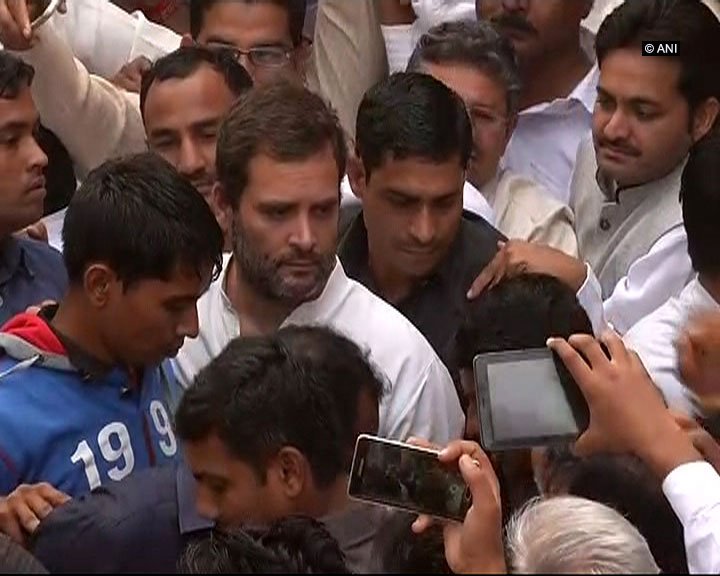 To Do #KhoonKiDalali #Congress VP #RahulGandhi reached Dead #RamkishanGrewal residence in Bhiwani #India 
#OROPSuicidePolitics
#WorldSeries