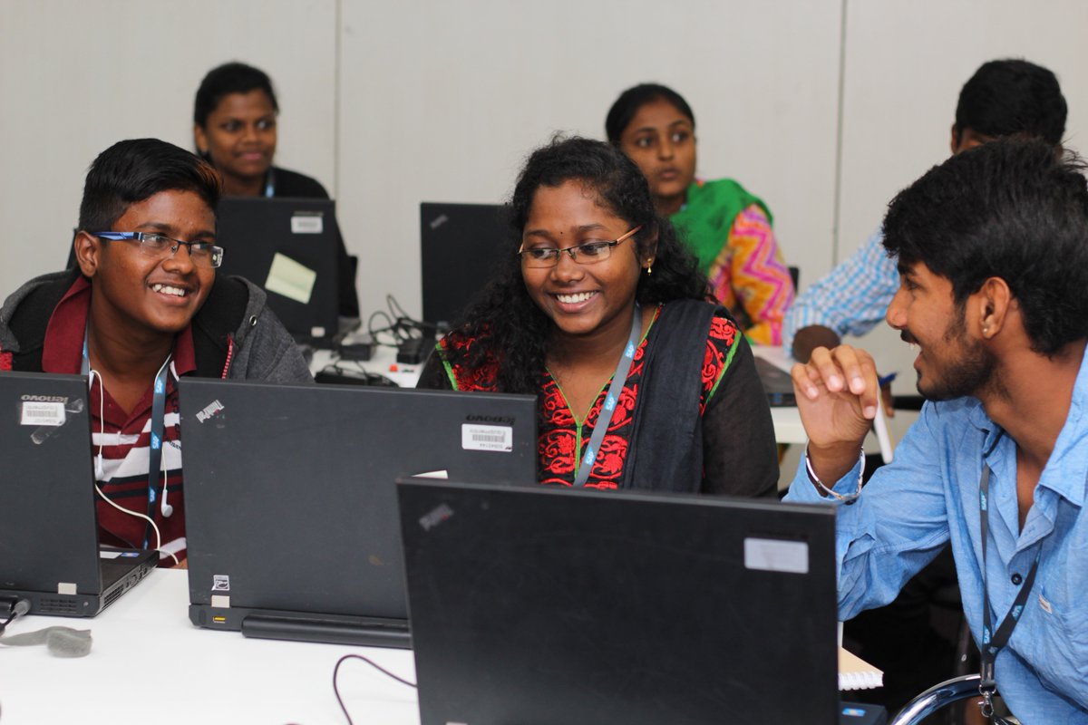 brahmacj's tweet photo. happy trainer of the day @Pranitha1210 and her students :-) #SAPLumiraHackathon @saplabsindia @sap4good https://t.co/FPDRtSyRvh