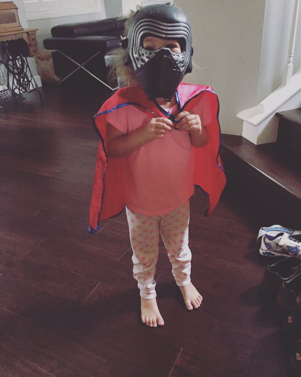 MommaMinivan's tweet photo. A new generation... #mysimplemoments #bona #StarWars https://t.co/XXkJB8eNic