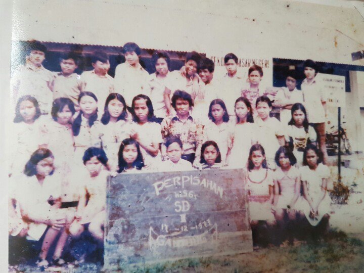 Foto masa kecil Ahok