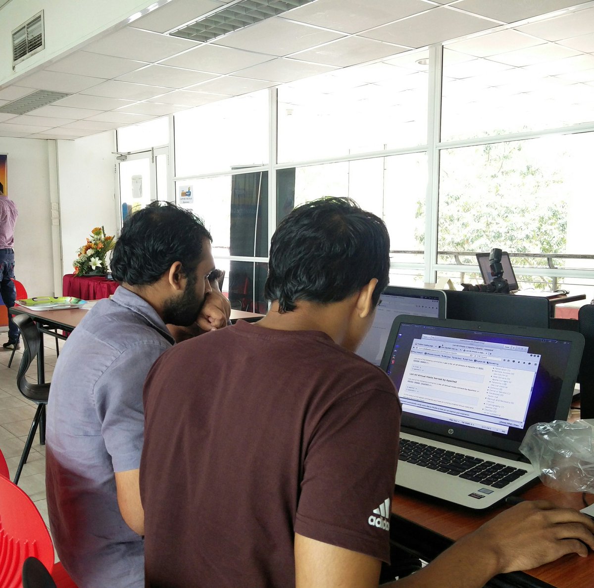 ReadMeSriLanka's tweet image. Will they crack the code? #codefest2016 is still on here at @SLIITinfo