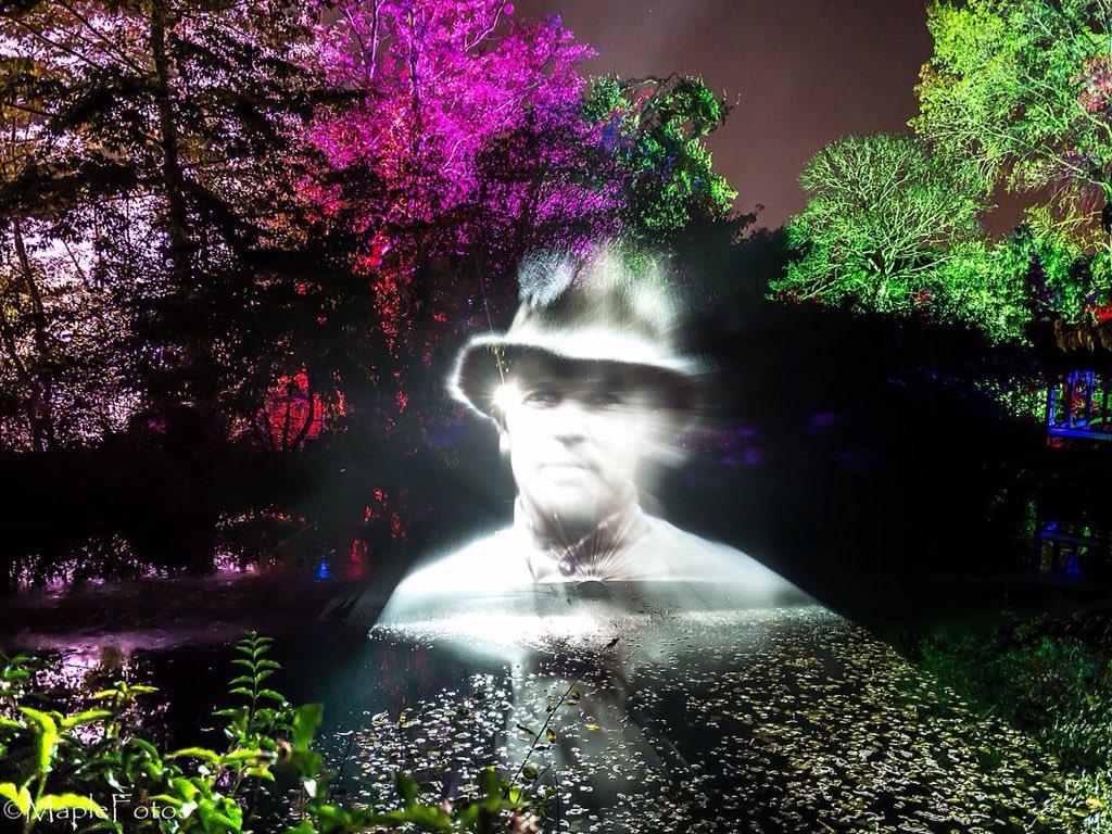 map1e23's tweet photo. It was a perfect night for a walk through the stunning Botanic Lights at @TheBotanics last night #Edinburgh @VisitScotland https://t.co/jBWYf8HD2l