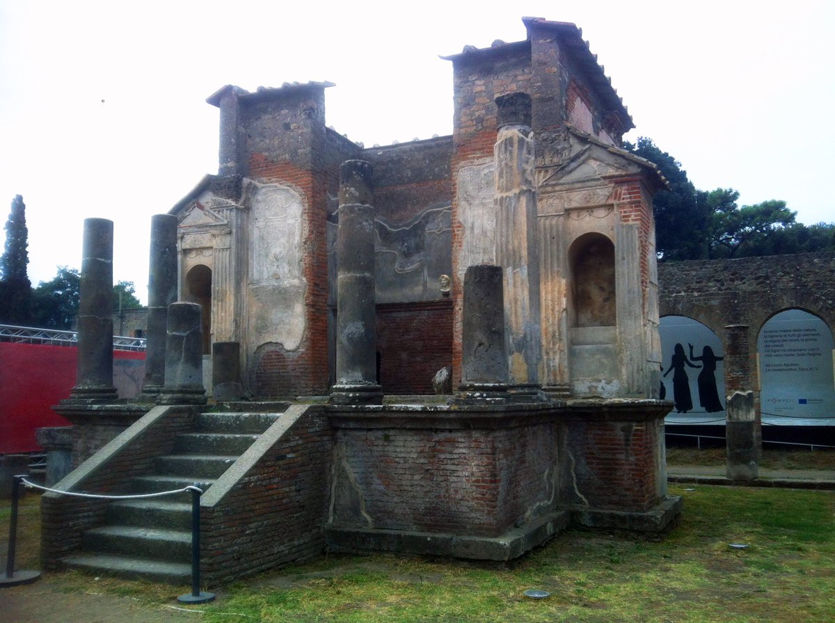Pompeii Sites tweet media