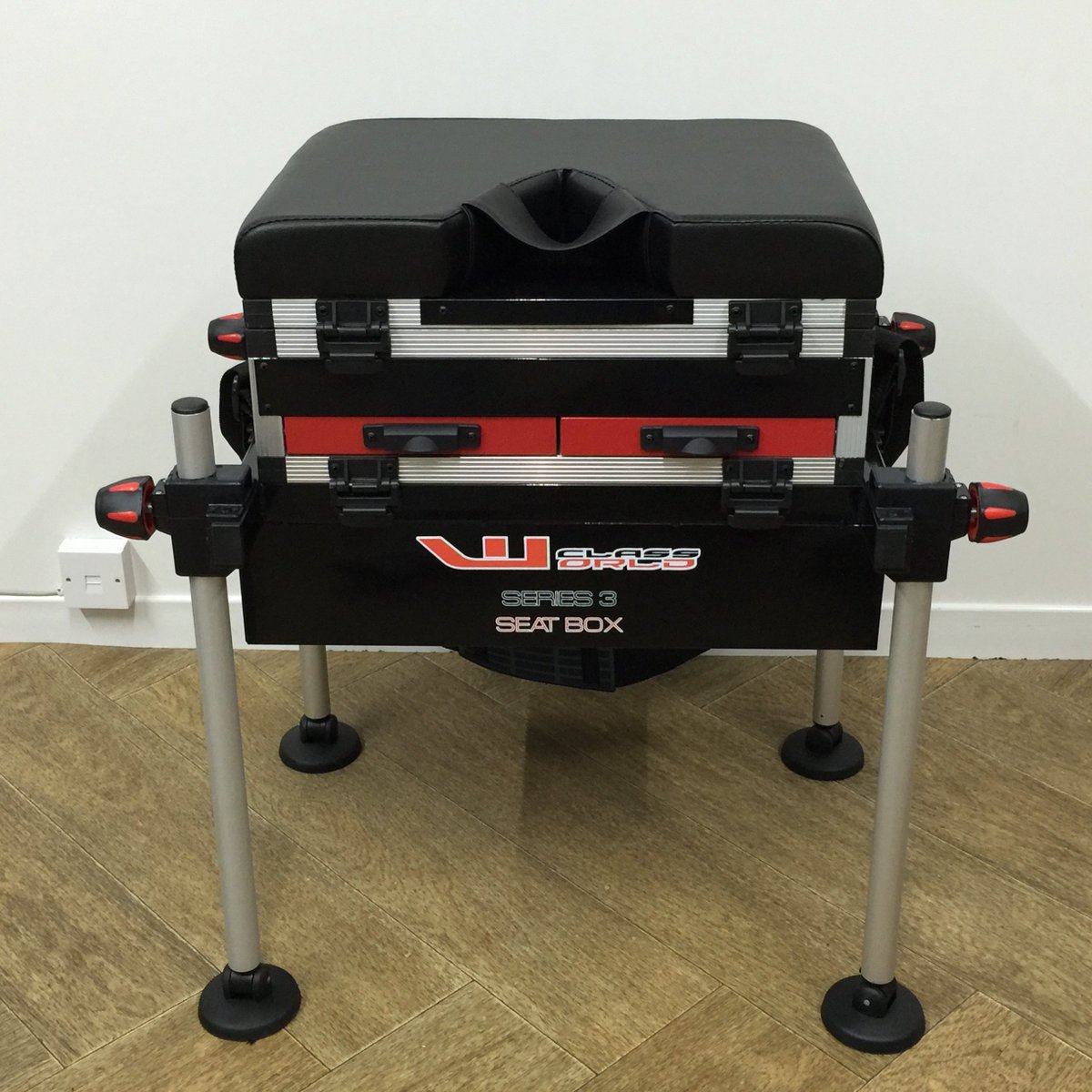 lidstersfishing's tweet image. New World Class 3 Drawer Seat Box only £79.95  #fishing #carp 
ebay.co.uk/itm/New-World-…
