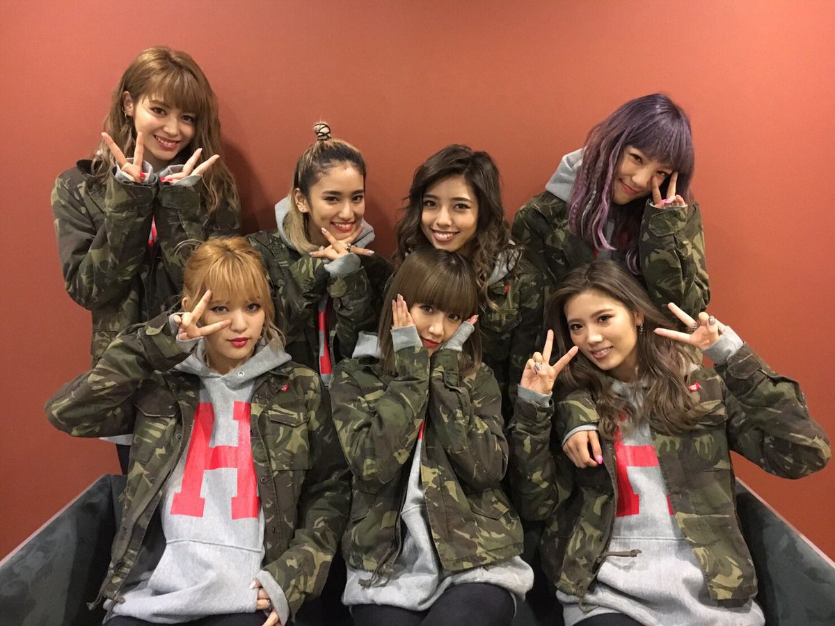 фитнес девочки подростки. наушники для девушек. тура girl слушать. подросток с наушниками. девушка подросток в наушниках.