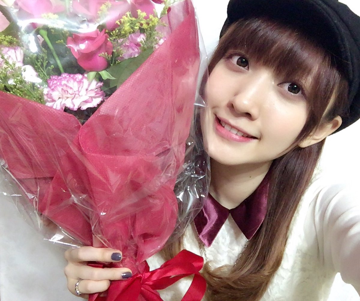 花守ゆみり Twitterren 不意打ち写真の花守さんの顔が