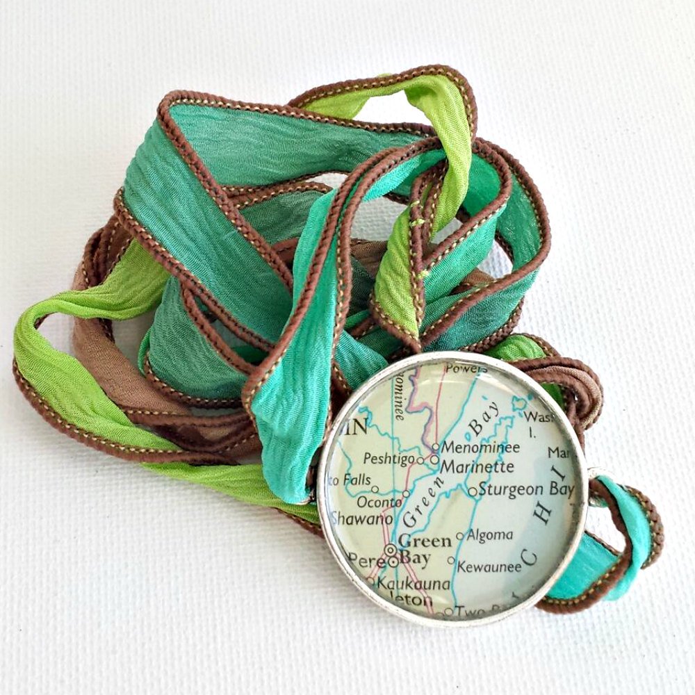roseanddella's tweet image. Green Bay Wisconsin Silk Ribbon Wrap Bracelet tuppu.net/20641fc1 #Etsy #WisconsinMap