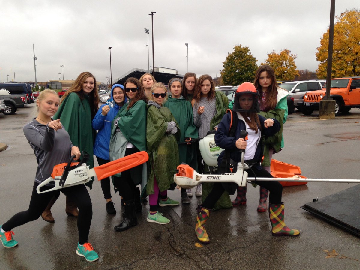 hhsAPES's tweet photo. The women of APES 1st period. Watch out you know who! These ladies rock. https://t.co/6xLPzYxtMk