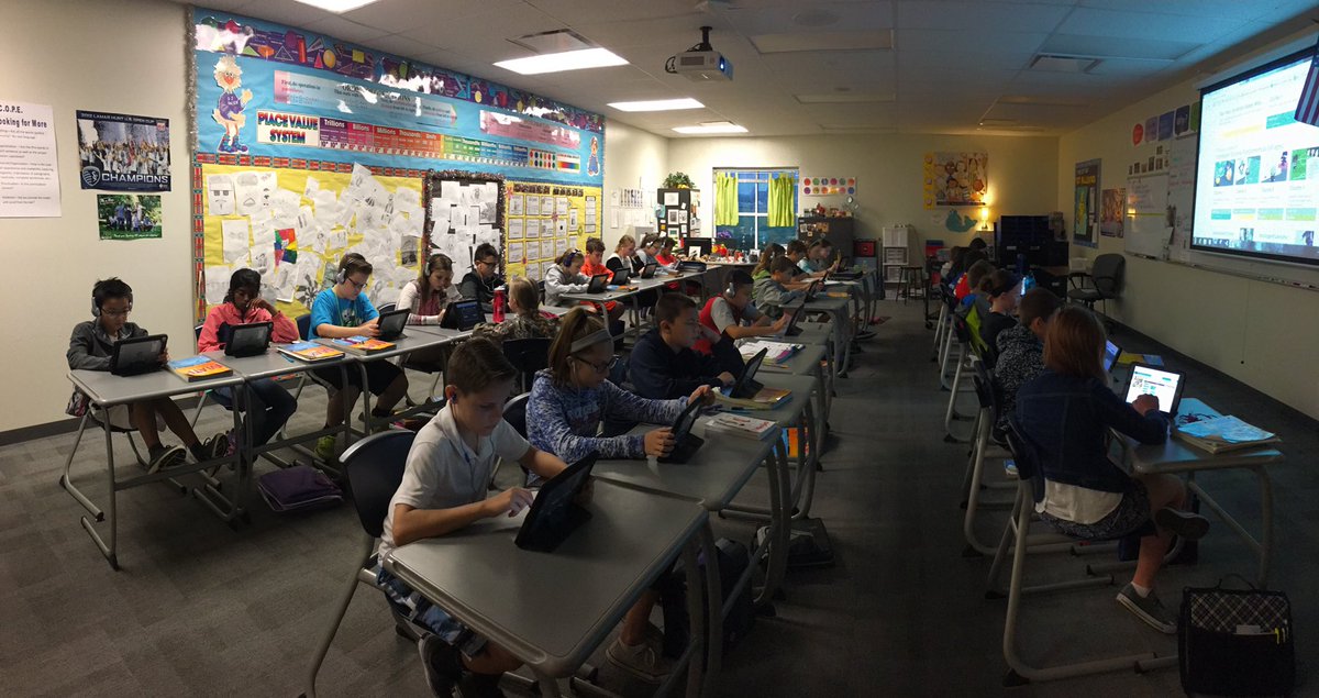 _PattySchroeder's tweet image. Students are so excited to be computer coding in class today! #StarWars #MineCraft #FlappyCode & #Frozen are favorites!