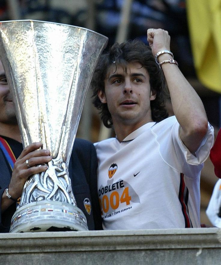 jorgiito_11's tweet photo. Como Kempes y el piojo otro pibe inmortal. Felicidades mago ⚫⚪💥😜 https://t.co/DF9D4xk99S