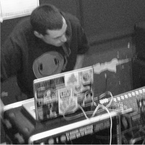 SoundRisingRec's tweet photo. #DIY_Sound Ready pour vous faire vibrer ;) J -1
@TeleramaDubFest @RocherdePalmer #Bordeaux #Dub https://t.co/msN4ydx4KS