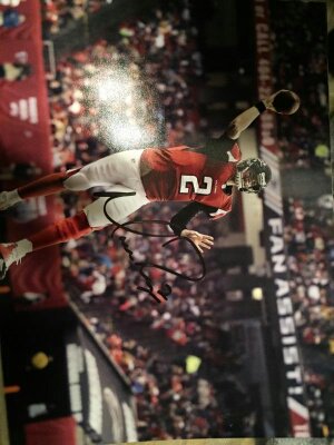slamdunk10000's tweet photo. PRIMETIME Atlanta Falcon players autographs up for auction... https://t.co/dBu8xYZehp