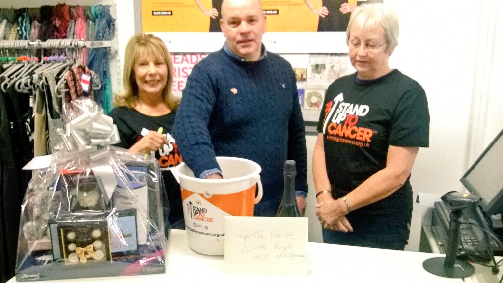 BE_Ateam's tweet photo. Thank you Paul @FromTheHeartABV for drawing our #StandUpToCancer raffle which raised over £300 #Abergavenny @StandUp2C https://t.co/Sc49DCVkoJ