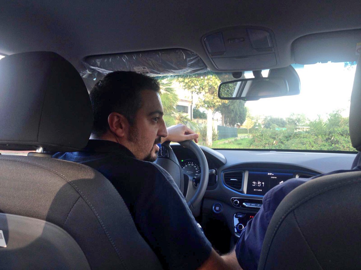 lucarallo's tweet photo. Come promesso @robcastrichella @silvioderossi ho provato la #IONIQ di #Hyundai ed è fenomenale! La macchina del futuro, oggi! #IONIQattitude https://t.co/oxSbkqXTZa