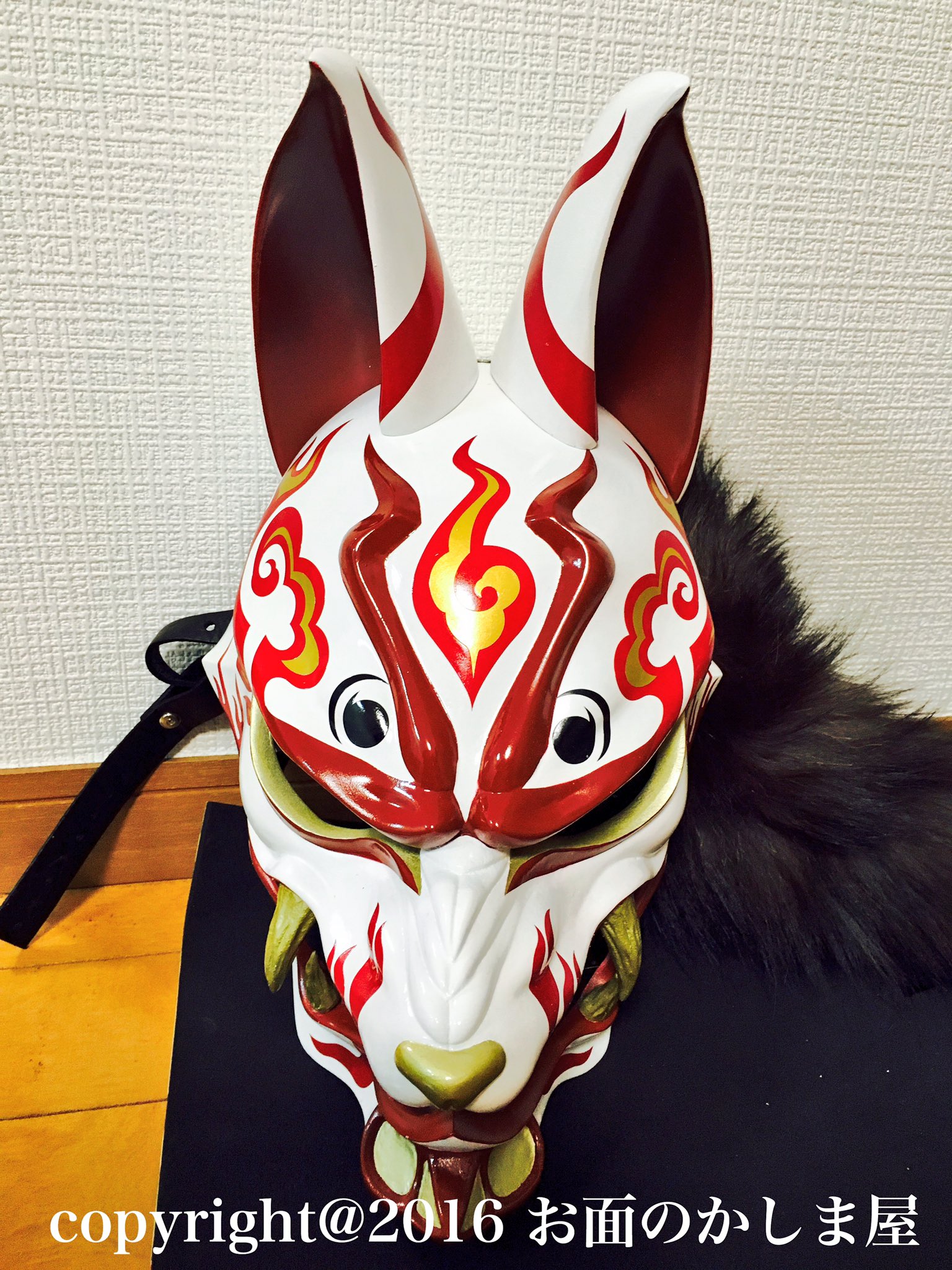 お面のかしま屋だったもの お客様からオーダーいただいていた狐面が完成いたしました デザインはお任せでとのことでしたので 思いっきり私の趣味を詰め込んで制作しちゃいましたo W O お面のかしま屋 T Co En3eb1iwji Twitter
