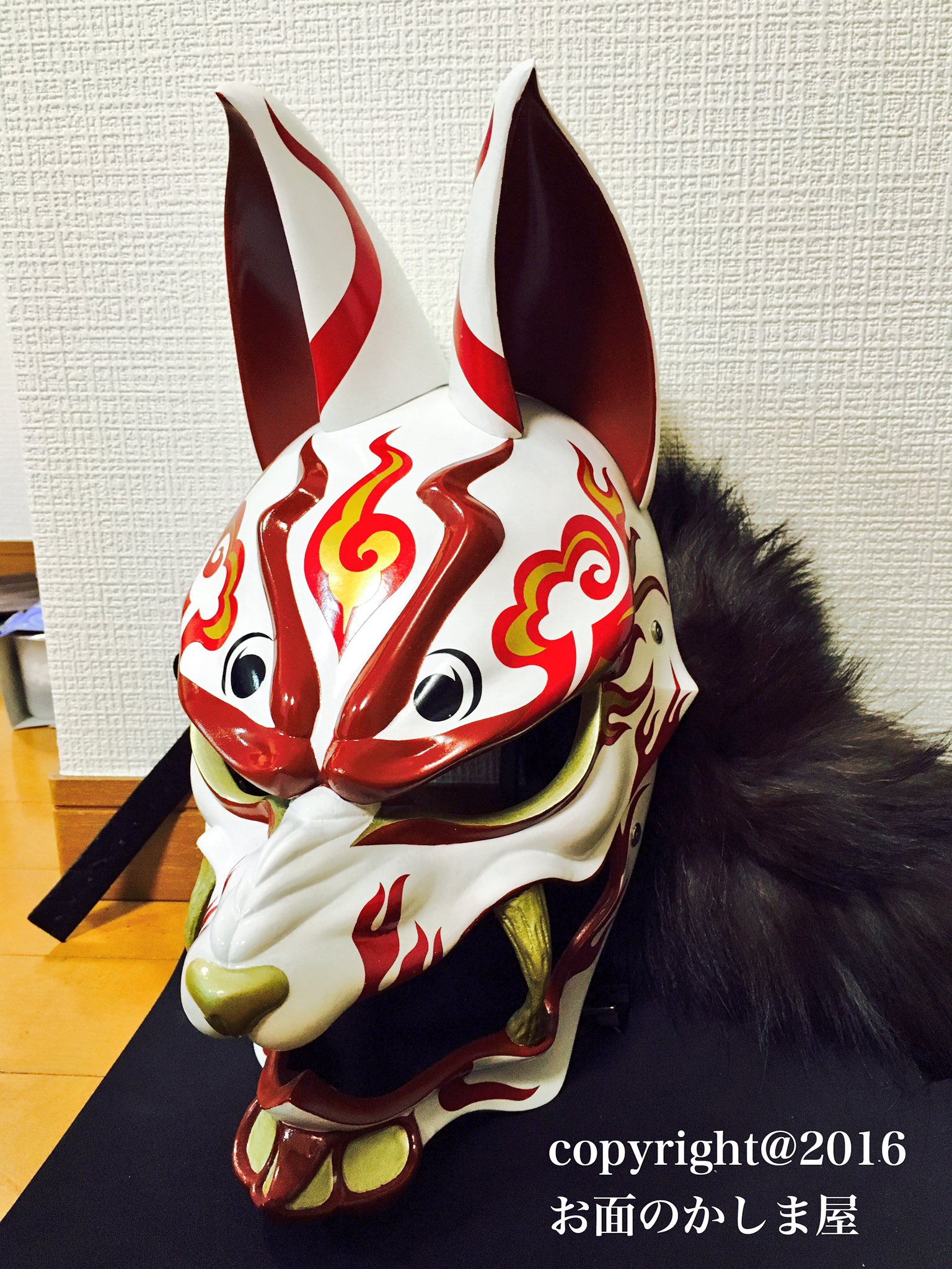 お面のかしま屋だったもの お客様からオーダーいただいていた狐面が完成いたしました デザインはお任せでとのことでしたので 思いっきり私の趣味を詰め込んで制作しちゃいましたo W O お面のかしま屋 T Co En3eb1iwji Twitter